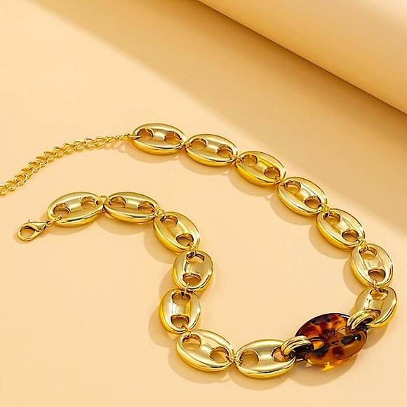 Gold Mariner Pignose Coffee Bean Exaggerated Statement Necklace - Picture 12 of 13